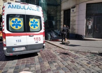 На Тернопільщині, внаслідок падіння з риштування, отримав травми житель одного з міст