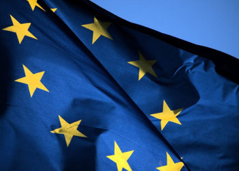 Європарламент рекомендував надати Україні статус кандидата на вступ до Євросоюзу