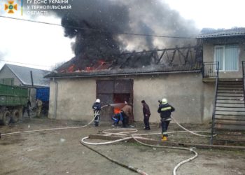 На Тернопільщині горів склад одного з агропідприємств