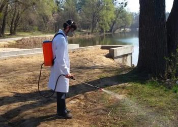 У парках Тернополя труїтимуть кліщів