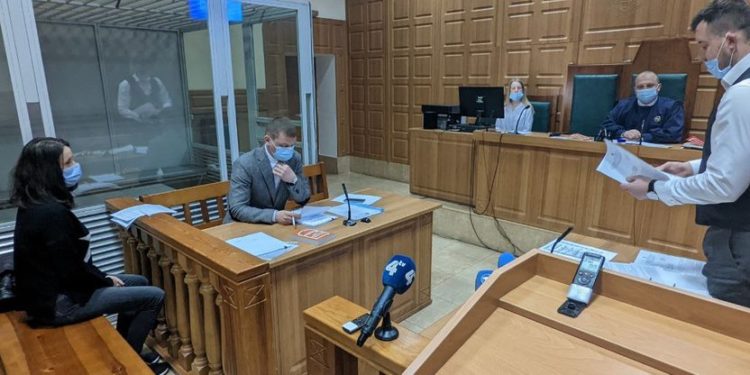 Жінці, яка в’їхала в Архикатедральний собор у Тернополі на автомобілі, оголосили запобіжний захід