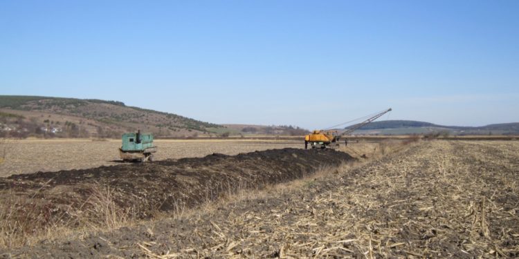 На Тернопільщині “рятують” меліоративний канал