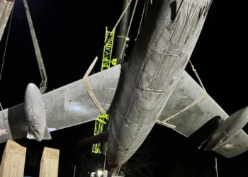 У Тернополі демонтовано пам’ятник радянському літаку