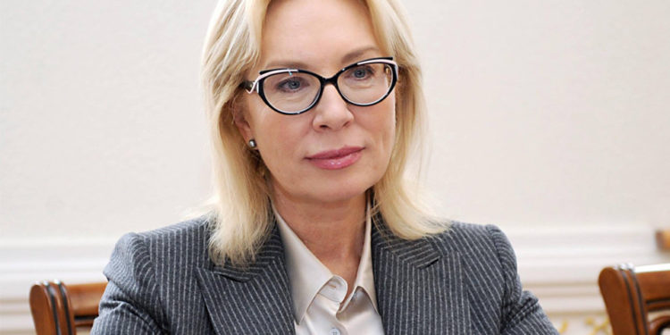 Денісова заявила, що її планують звільнити за вказівкою Офісу президента, а її дочку викликають на допити