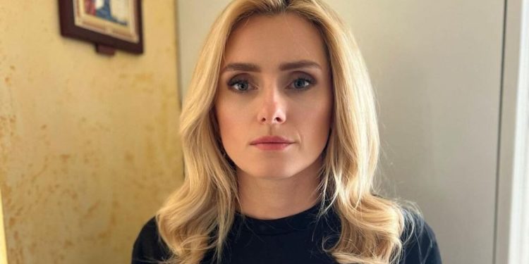 Скандал з Іриною Федишин: цього разу вона зіпсувала каски, які мала передати військовим