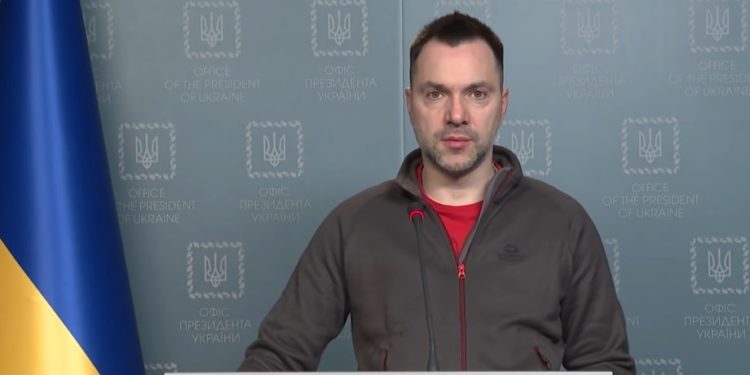 Арестович спростував інформацію про підбиття російського фрегату “Адмірал Макаров”