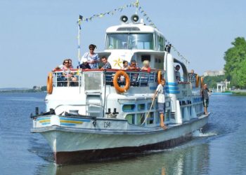 Депутат Тернопільської міськради Антон Горохівський пропонує перейменувати теплохід «Герой Танцоров»