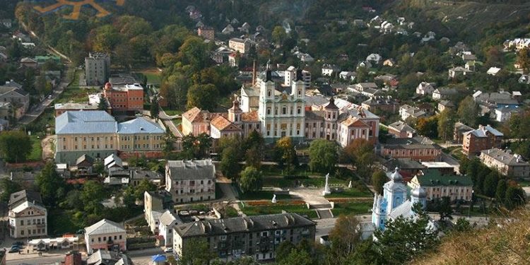 Дерусифікація та декомунізація: У Кременець Тернопільської області перейменували 15 вулиць