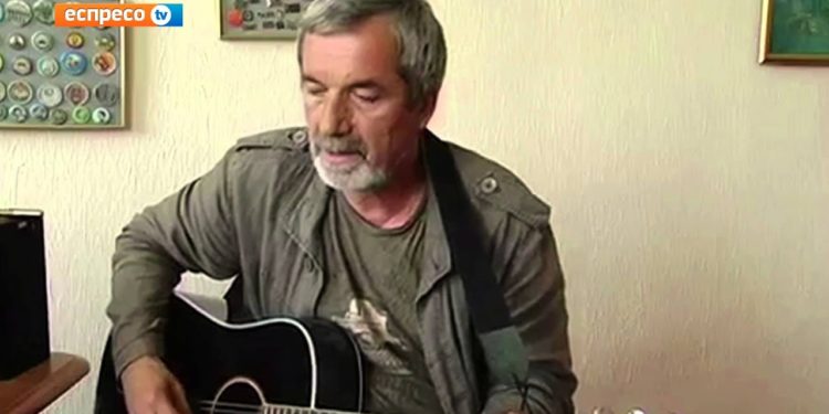 Помер знаний український поет і бард, громадсько-політичний діяч Олександр Смик