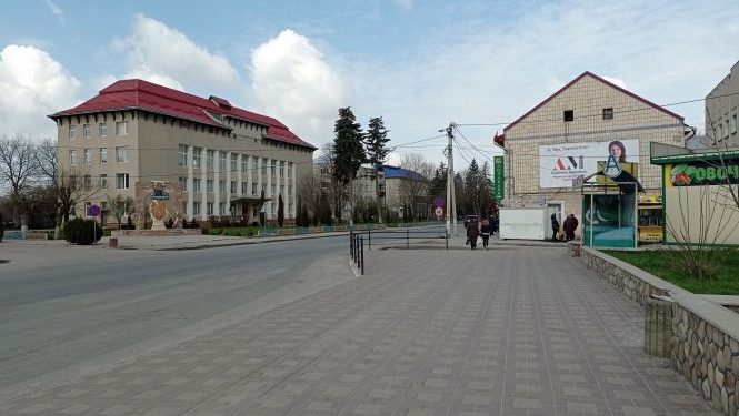 У громаді на Тернопільщині заборонили обслуговувати клієнтів російською мовою