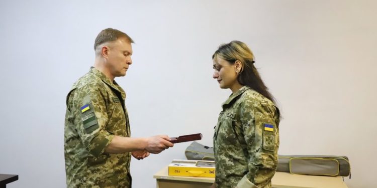 Орден зaгиблого військового з Тернопільщини отримaли дружинa тa діти