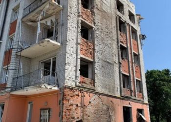 Наслідки ракетного обстрілу Чорткова на фото