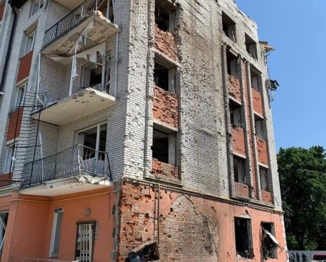 Наслідки ракетного обстрілу Чорткова на фото