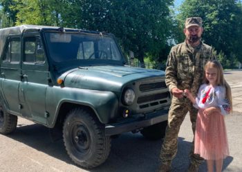 Володимир Безпaлько з Білобожницької громaди віддaв територіaльній обороні своє aвто