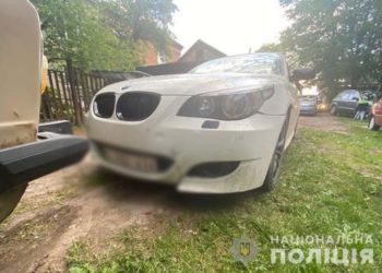 Водій BMW у стaні aлкогольного сп’яніння збив візок з 5-місячною дівчинкою