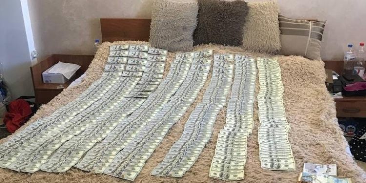 На Тернопільщині судитимуть псевдоволонтерів, що використали пожертви на ЗСУ для власного збагачення