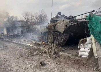 Російська вертикаль влади знищує російську армію