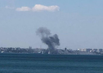 Російські окупанти випустили ракети по порту в Одесі