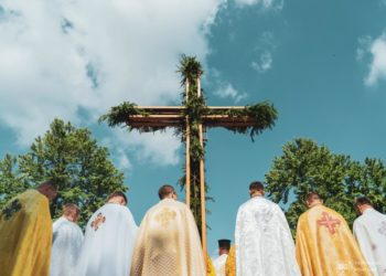 До 1034-ї річниці Хрещення Київської Русі-України у Тернополі провели молебень та освячення води