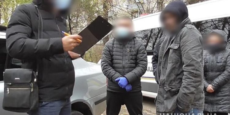 Суд виніс перший вирок у справі грабіжників, які підмішували очні краплі