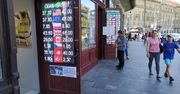 НБУ визнав реальність такою, як вона є – вперше з початку війни змінив офіційний курс долара