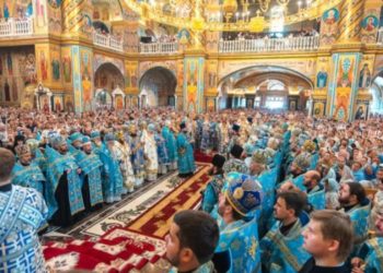 У Почаїв приїхав головний піп московської церкви: місто оголосили зоною поліцейського контролю