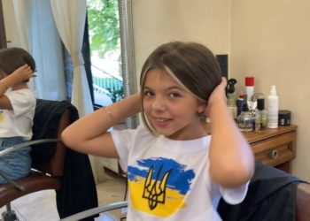 Дев’ятирічна дівчинка з Тернопільщини обрізала волосся, щоб допомогти бійцям ЗСУ