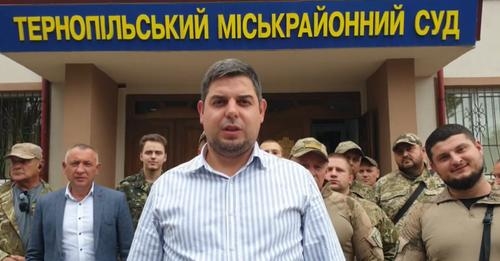 Адвокат заявляє, що ДБР, прокуратура та суд фальсифікують справу проти заступника командира батальйону ТРО Володимира Камінського