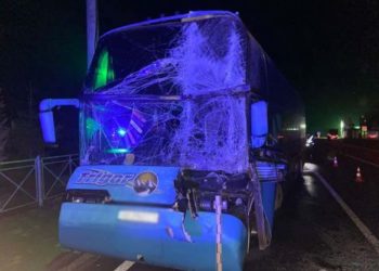 ДТП у Тернополі: автобус врізався у вантажівку