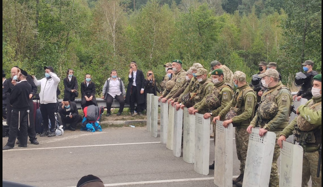 Хасидів затримала поліція у Тернополі – бо ті фотографували блокпост