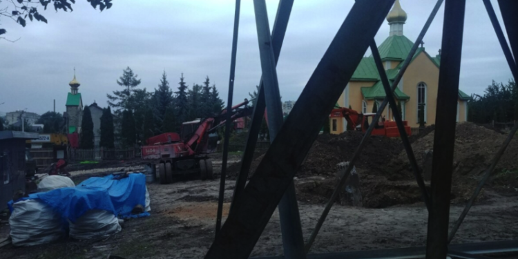 Обманута парафія, або навіщо церкві багатоквартирний будинок