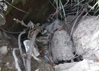 Дитина впала у яму в Бережанах: комунальники викопали і залишили