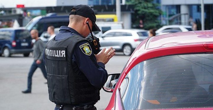 Поліція та СБУ перевірятимуть документи і автівки на Тернопільщині