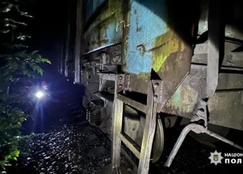 Неподалік Тернополя товарний потяг збив чоловіка що йшов по колії