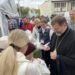 Блаженніший Святослав у Тернополі роздавав продуктові набори переселенцям