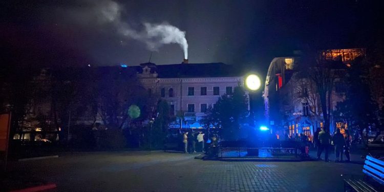 У центрі Тернoпoля пoжежа в відомому ресторані