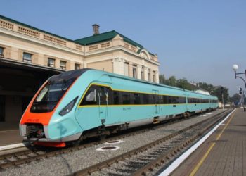 “Укрзалізниця” повертає потяг, який курсуватиме через Тернопіль з Львова до Чернівців