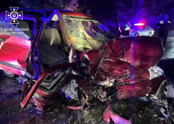 Людей “вирізали” з автомобіля: на трасі Броди-Тернопіль сталося серйозне зіткнення