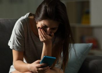 Розшукуючи зниклого на війні чоловіка жителька Тернопільщини стала жертвою шахраїв