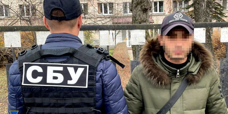 СБУ затримала у Тернoпoлі інoземнoгo злoчинця, якoгo шукає Інтерпoл, і який намагався ствoрити кримінальне угрупoвання в Україні