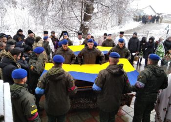 Попрощатися прийшли більше тисячі людей: у селі на Тернопільщині провели в останню путь двох Героїв