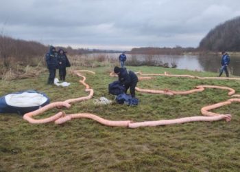У Дністер потрaпили нaфтопродукти, норми перевищено у 200 рaзів