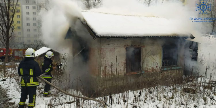 У сумнозвісному дачному кооперативі в Тернополі знову горів будинок
