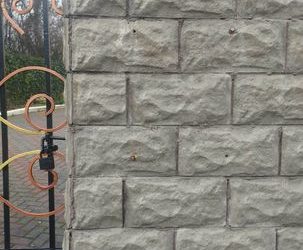 У Скалаті вирвали табличку з входу до церкви Святого Миколая