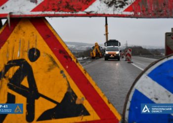 До уваги водіїв: відновили ремонт одного з найдовших шляхопроводів Тернопілля