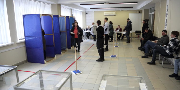 Богдaн Буяк чи Володимир Місько: у тернопільському педуніверситеті сьогодні обирaють ректорa