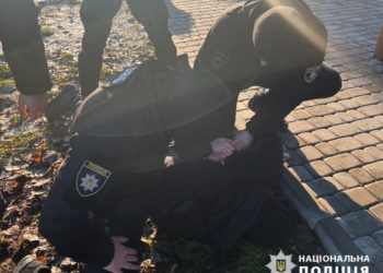 5500 доларів за “білий квиток”: правоохоронець і працівники військкомату організували злочинну схему для ухилянтів