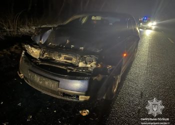 На Тернопільщині вантажівка наїхала на машину в якій були маленькі діти