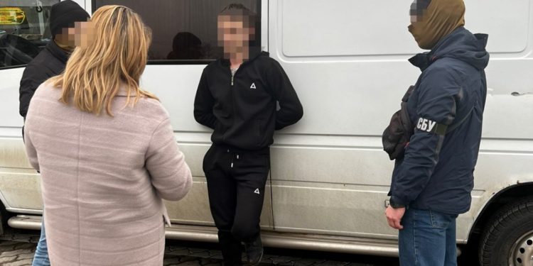 На Тернопільщині затримали ще одного “бізнесмена”, який перевозив чоловіків за кордон