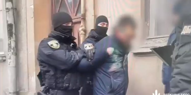 На Тернопільщині поліцейський вимагав від підприємця гроші за “опіку”